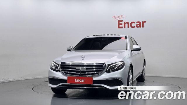 Mercedes-Benz E-Class 2020 — photo 3