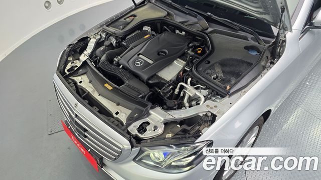 Mercedes-Benz E-Class 2020 — photo 6