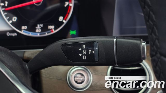 Mercedes-Benz E-Class 2020 — photo 9