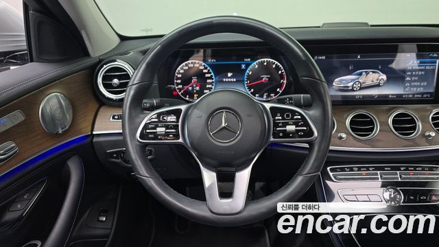 Mercedes-Benz E-Class 2020 — photo 13