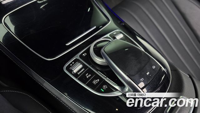 Mercedes-Benz E-Class 2020 — photo 19
