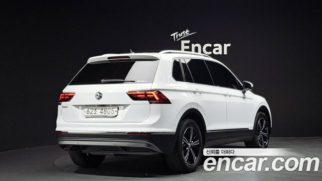 Volkswagen Tiguan 2018 — photo 2
