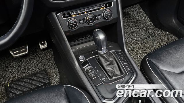 Volkswagen Tiguan 2018 — photo 12