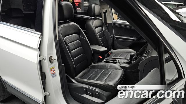 Volkswagen Tiguan 2018 — photo 13