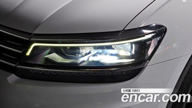 Volkswagen Tiguan 2018 — photo 8