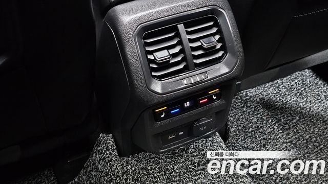 Volkswagen Tiguan 2018 — photo 27