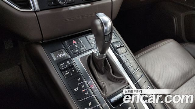 Porsche Macan 2015 — photo 9