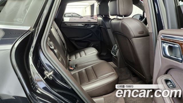Porsche Macan 2015 — photo 12