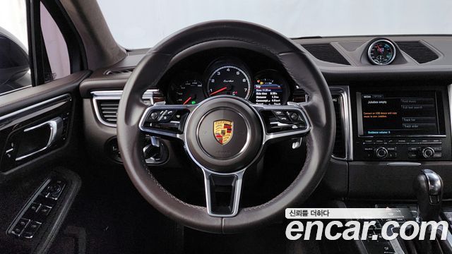 Porsche Macan 2015 — photo 13