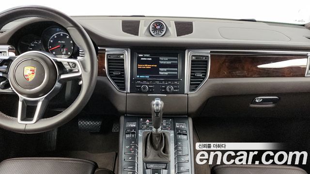 Porsche Macan 2015 — photo 14
