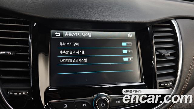 Chevrolet Korea Trax 2018 — photo 22