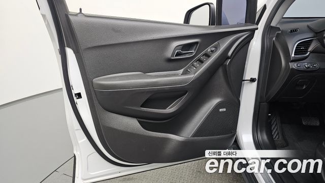 Chevrolet Korea Trax 2018 — photo 14