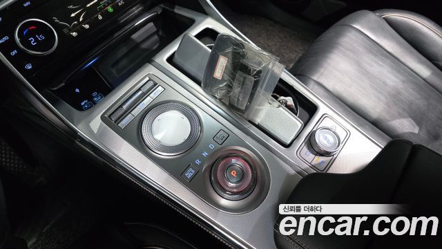 Genesis GV80 2020 — photo 12