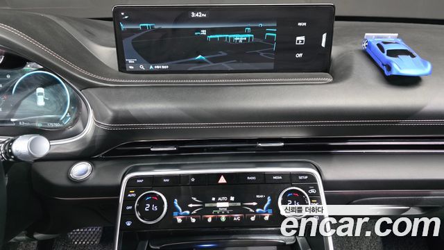 Genesis GV80 2020 — photo 19