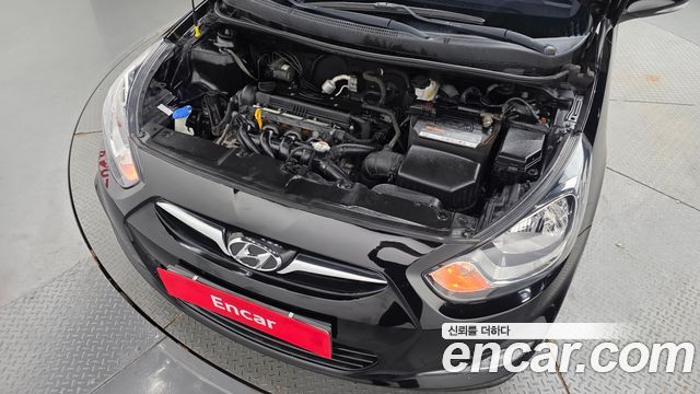 Hyundai Accent 2012 — photo 6