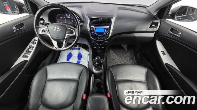 Hyundai Accent 2012 — photo 7
