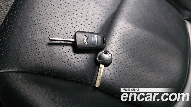 Hyundai Accent 2012 — photo 19