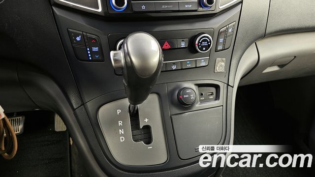 Hyundai Starex 2018 — photo 9