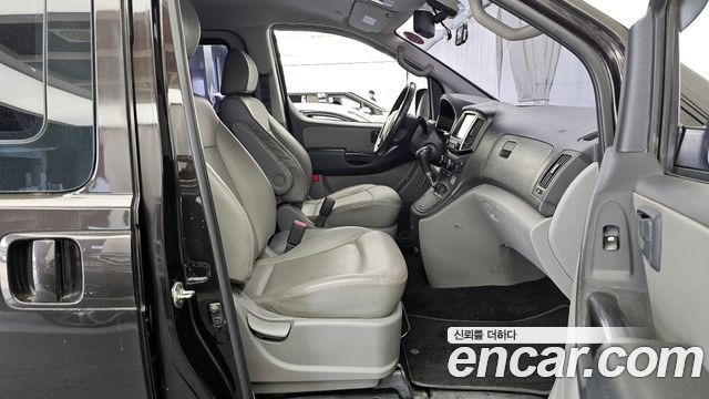 Hyundai Starex 2018 — photo 11