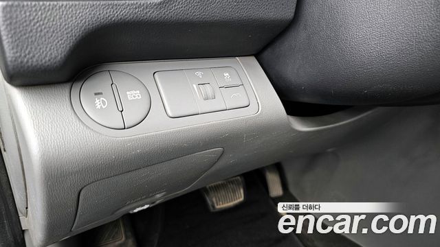 Hyundai Starex 2018 — photo 16