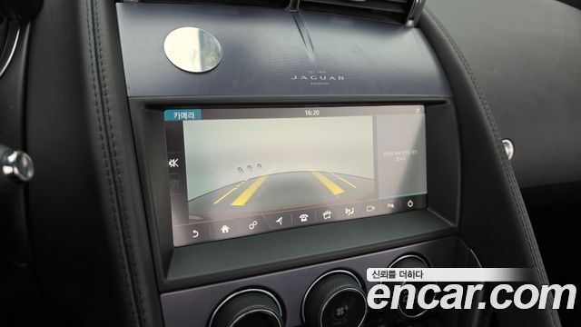Jaguar F-TYPE 2021 — photo 20