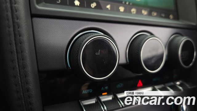 Jaguar F-TYPE 2021 — photo 25