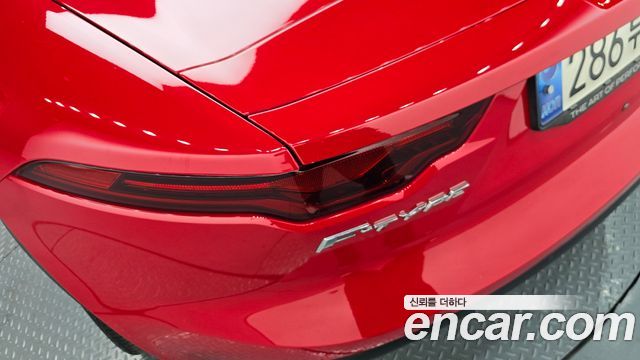 Jaguar F-TYPE 2021 — photo 9