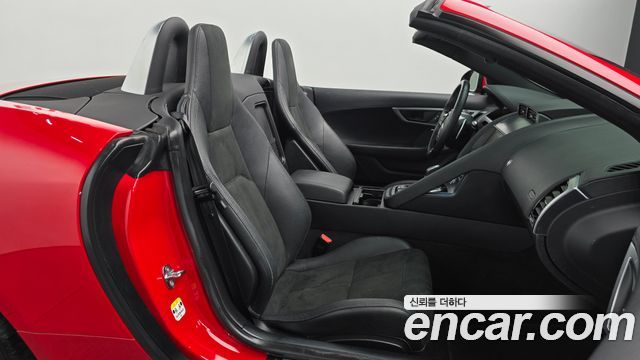 Jaguar F-TYPE 2021 — photo 16
