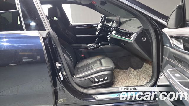 BMW Gran Turismo 2021 — photo 10