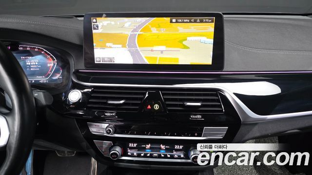 BMW Gran Turismo 2021 — photo 15