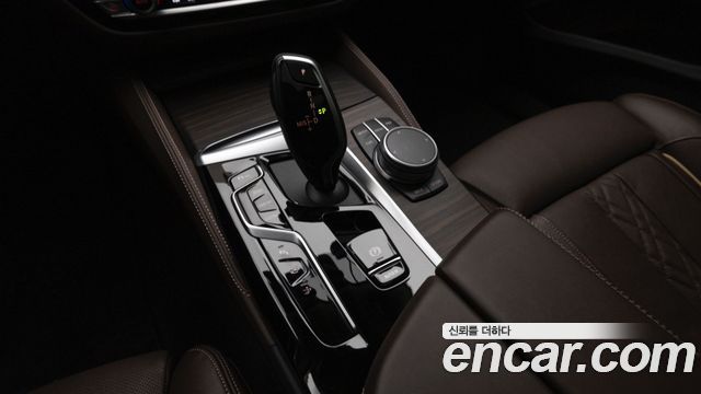 BMW Gran Turismo 2021 — photo 9