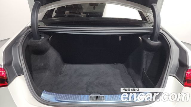 Mercedes-Benz S-Class 2022 — photo 24
