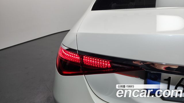 Mercedes-Benz S-Class 2022 — photo 9