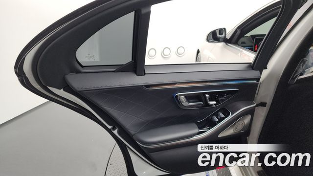 Mercedes-Benz S-Class 2022 — photo 15