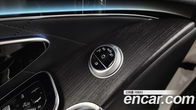 Mercedes-Benz S-Class 2022 — photo 30