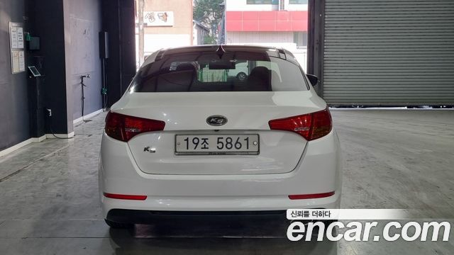 Kia K5 2011 — photo 4