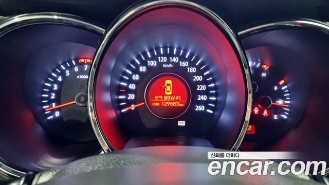 Kia K5 2011 — photo 8