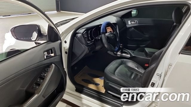 Kia K5 2011 — photo 10