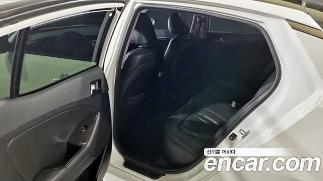 Kia K5 2011 — photo 11