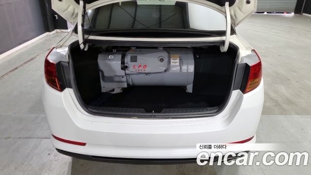 Kia K5 2011 — photo 12