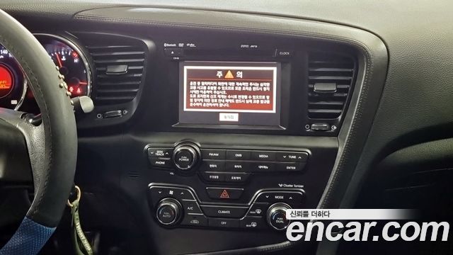 Kia K5 2011 — photo 15