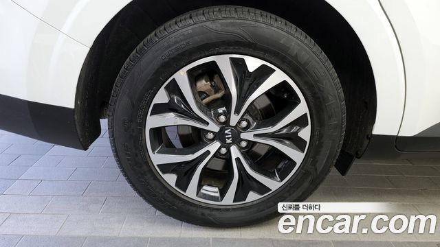 Kia Canival 2021 — photo 5