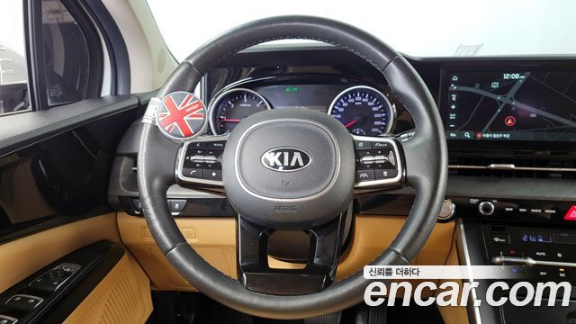 Kia Canival 2021 — photo 19