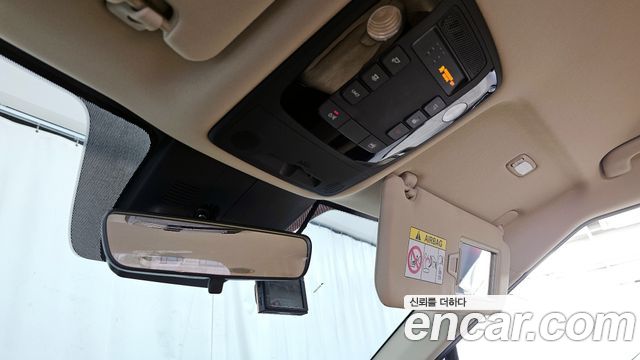 Kia Canival 2021 — photo 23