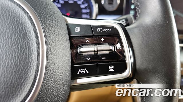 Kia Canival 2021 — photo 24