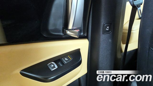Kia Canival 2021 — photo 25