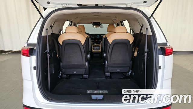 Kia Canival 2021 — photo 26