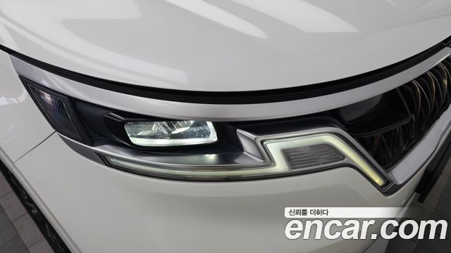 Kia Canival 2021 — photo 8
