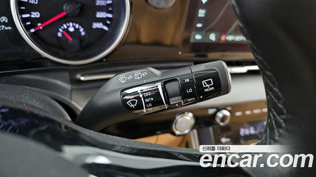 Kia Canival 2021 — photo 29