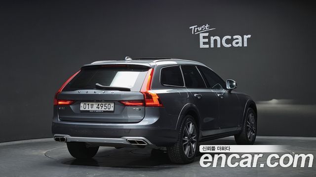 Volvo V90 2018 — photo 2